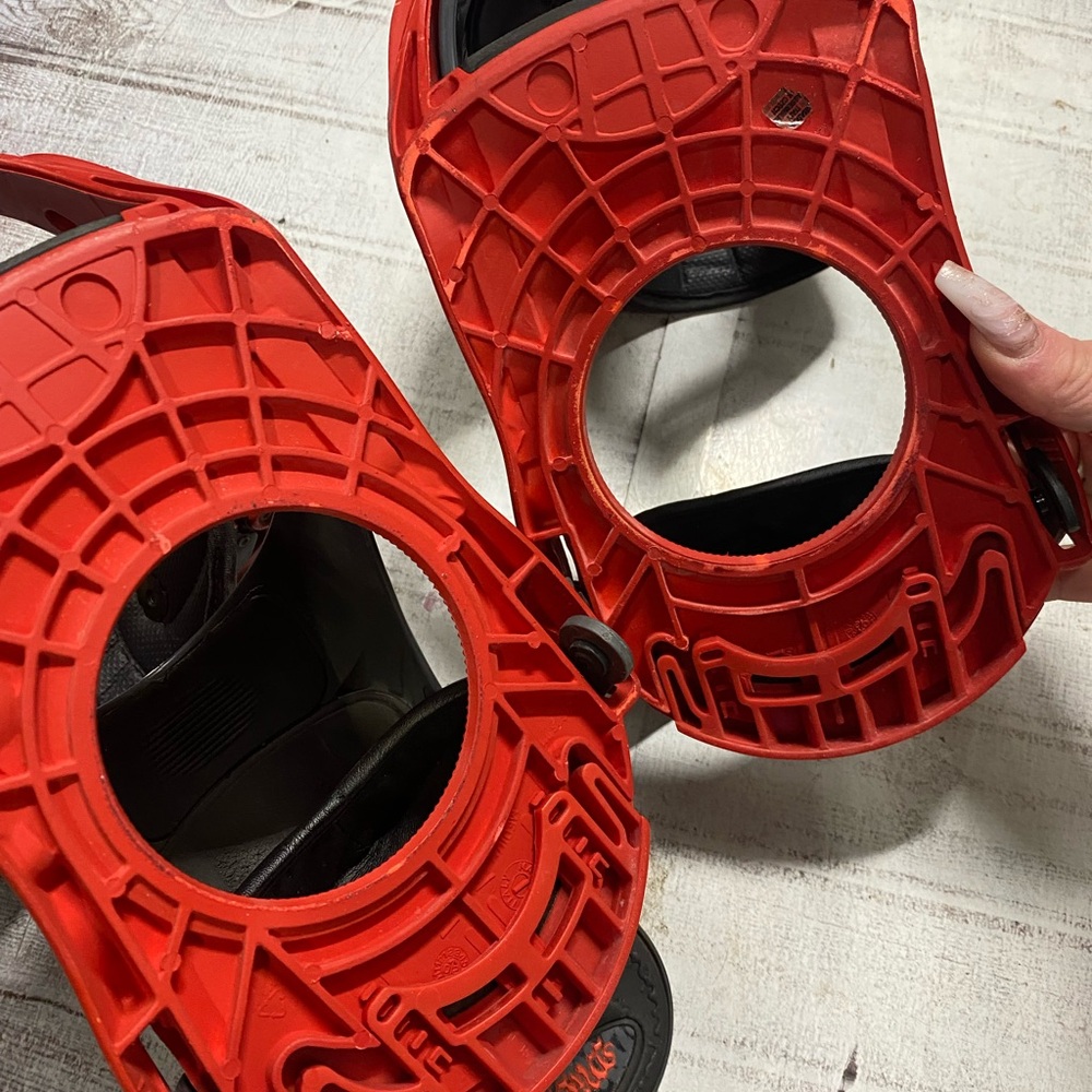 Burton Vibrant Red and Black Bindings - Picture 5 of 10